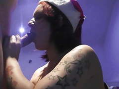 Kilo Sex presents: Tia's christmas webcam show