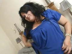 Kilo Sex presents: British bbw milf