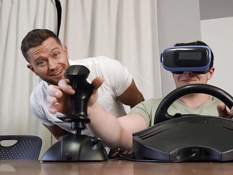 Kilo Sex presents: Instructor johnny donovan wants to keep his mind on his job but clark reid has some naughty thoughts in his mind - men