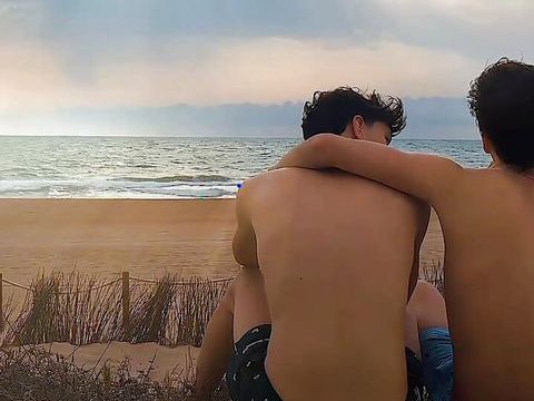 Kilo Sex presents: Staxus :: beach boy bangers :: surfer friends, can't contain their passion on the beach