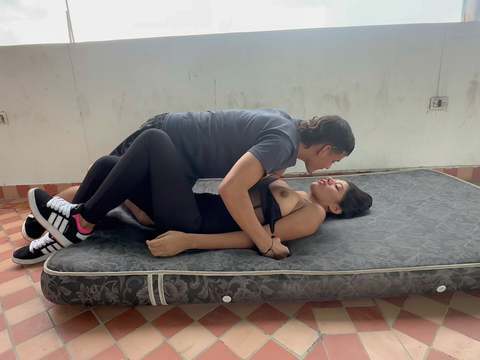 Kilo Sex presents: I played with stranger in the park and invited her home to fuck delicious.