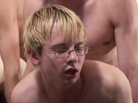 Kilo Sex presents: Teen gay porn