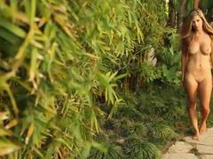 Kilo Sex presents: Outdoors this shaved beauty shows off naked