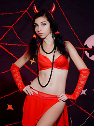 KiloSex presents: Only one look in the eyes of this fantastic slim teen will tell that she is a little devil inside. No further costume is needed.